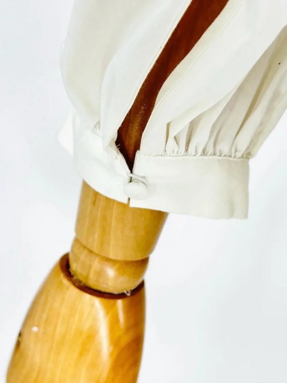 Alice + Olivia White One-Shoulder Ruffle Blouse
